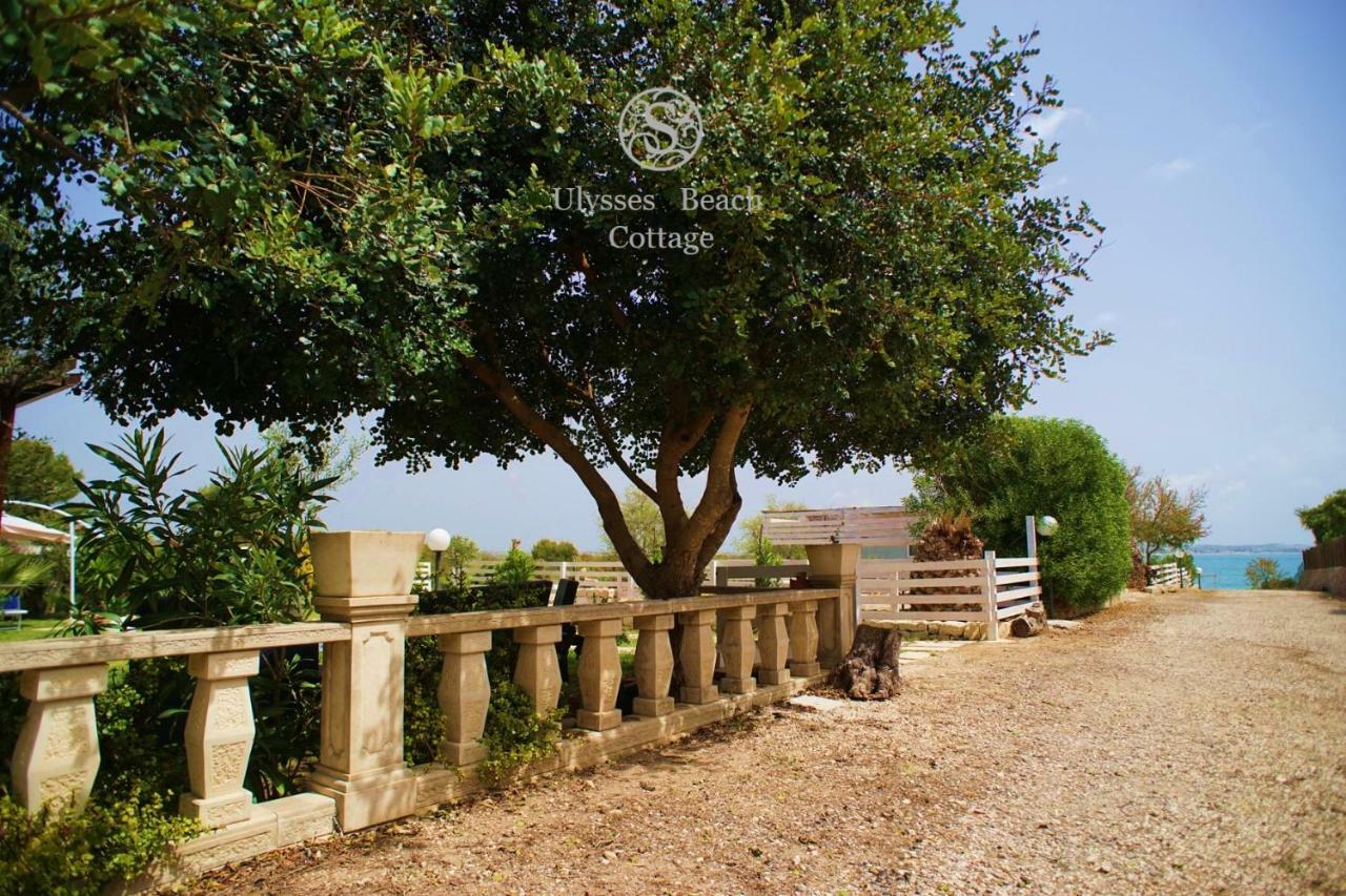 Appartamento CASA SULLA SPIAGGIA con ACCESSO E SPIAGGIA PRIVATA Santa Maria del Focallo Esterno foto